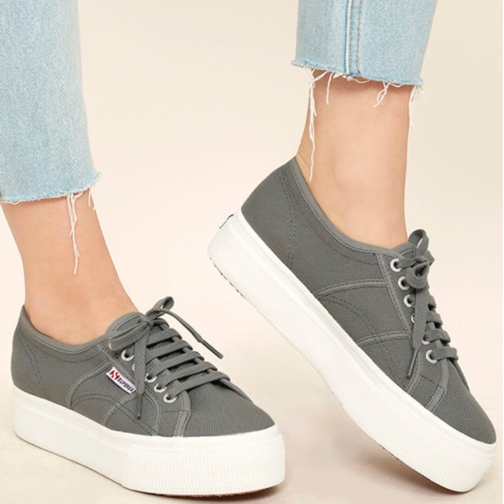 Grey platform supergas